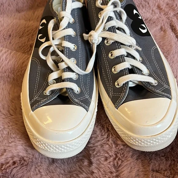 Comme des Garçons PLAY
Comme des Garcons Play x Converse Low-Top Sneakers - Picture 4 of 5